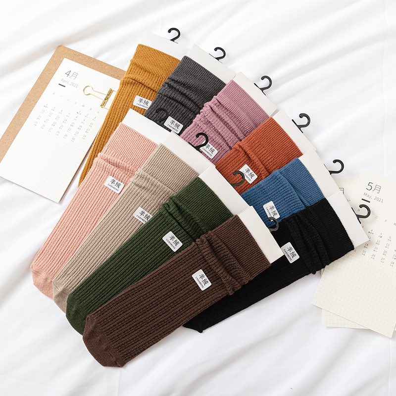 Calcetines de otoño e invierno calcetines largos de cachemir de mujer de estilo japonés para mujer Calcetines cálidos de color caramelo entrega de una sola pieza para mujer