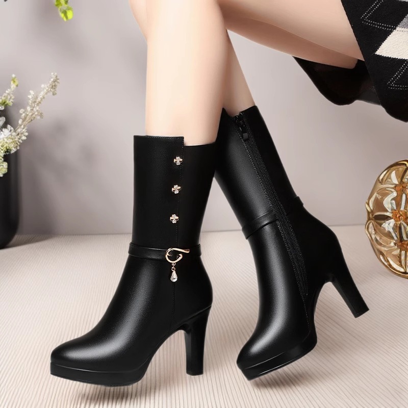 冬季高跟妈妈靴中筒靴女新款加绒中老年女士软皮舒适靴子