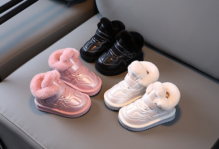 Chaussures d'hiver chaudes et décontractées en coton pour enfants et hommes en velours pour bébés filles 2024_voghion.com
