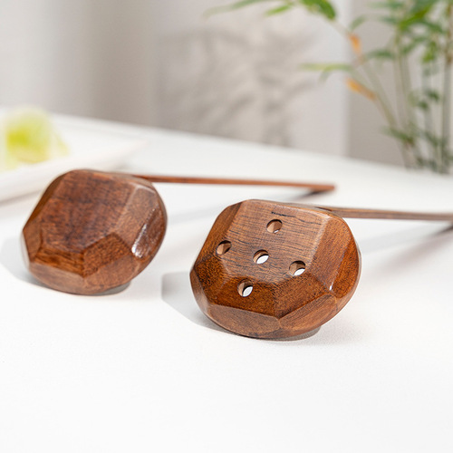 Japanese wooden ramen soup spoon colander tortoise shell spoon hot pot spicy hot long handle spoon simple household log tableware