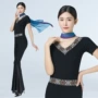 舞蹈气质修身款走秀导师服