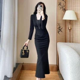 连衣裙;时尚休闲套装;女装杂款包