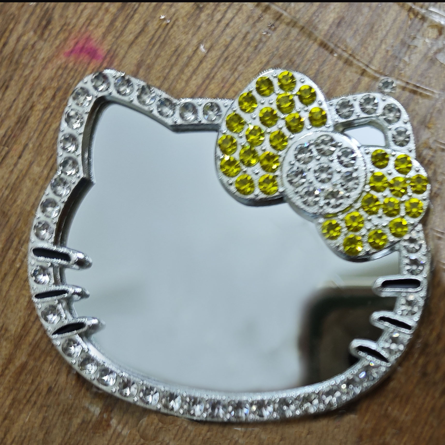 Fluorescent yellow (silver base)