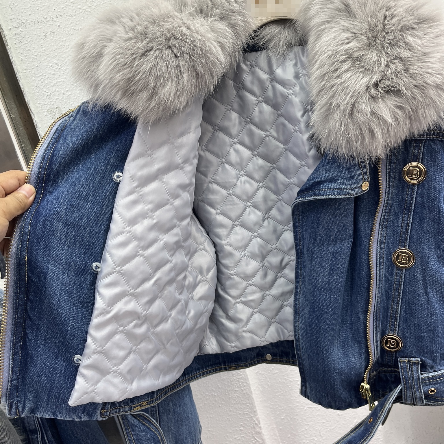 Women's Short Denim Jacket With Fox Fur Collar & Lining, Stylish Cropped Coat For Petite, Streetwear Fashion Outerwear_mkmklike.com