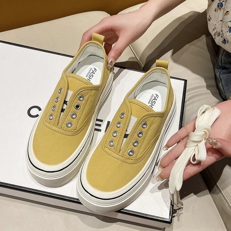 Zapatos de lona elásticos con base gruesa 2026 nuevo verano transpirable y casuales zapatos de skate blancos ligeros