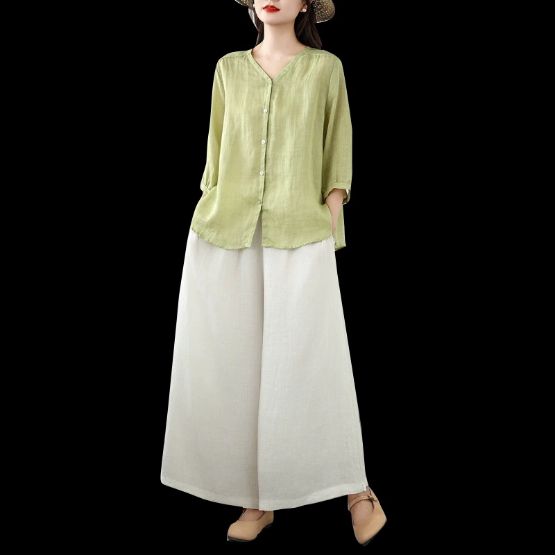 Summer thin shirt, V-neckline, loose fit