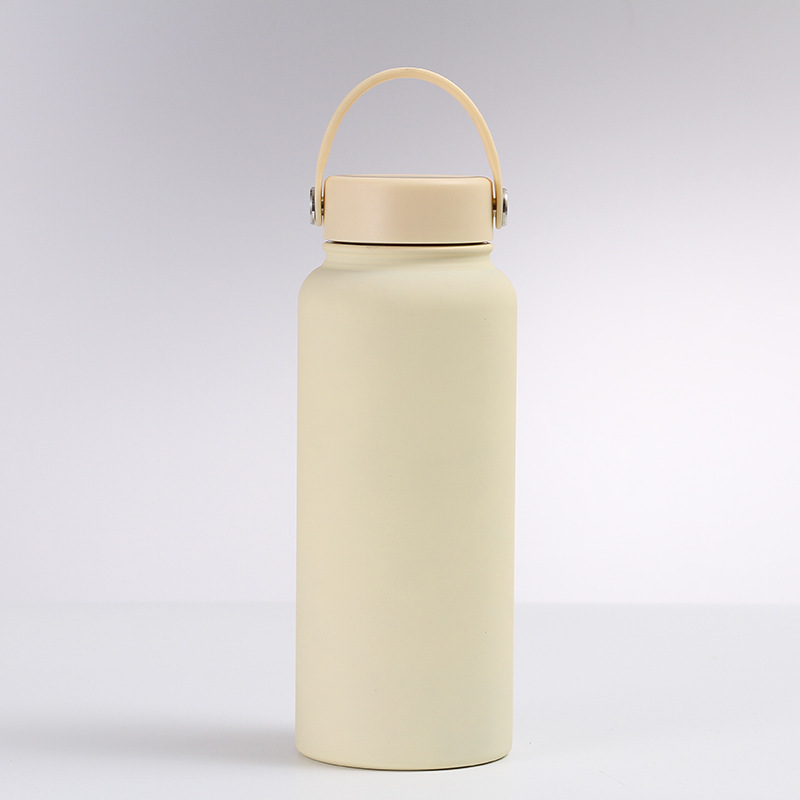 Botella de agua deportiva de gran capacidad transfronteriza, taza aislada al vacío de acero inoxidable 304, botella espacial de pintura de goma portátil para exteriores