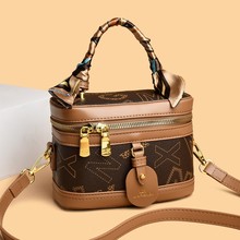 �羳���Q�͹�С����Ůʿ2026�¿�r�нz������ˮͰ��С��б���