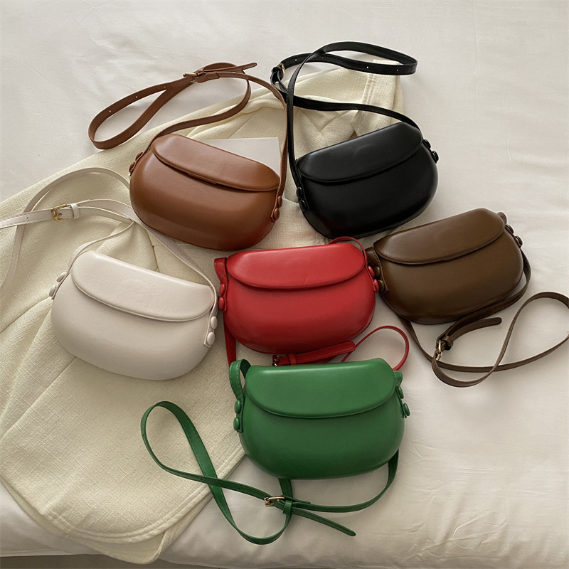 2024 verano moda todo-fósforo color sólido bolso pequeño femenino ins super caliente aire aire concha bolso de silla de montar estilo minimal bolso de hombro