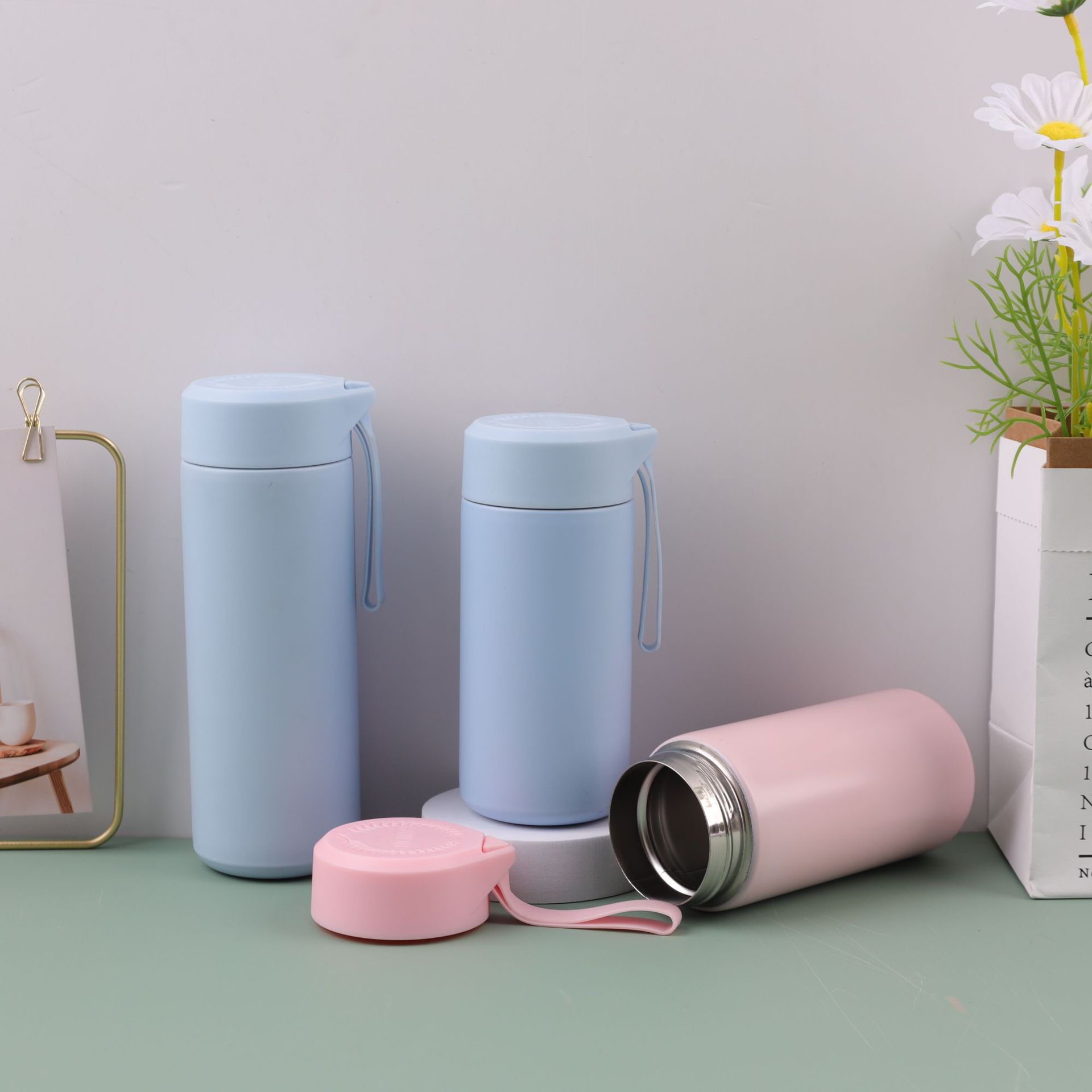 Moda simple 304 taza de acero inoxidable portátil cuerdas taza de agua al aire libre mini taza de bolsillo taza de regalo al por mayor