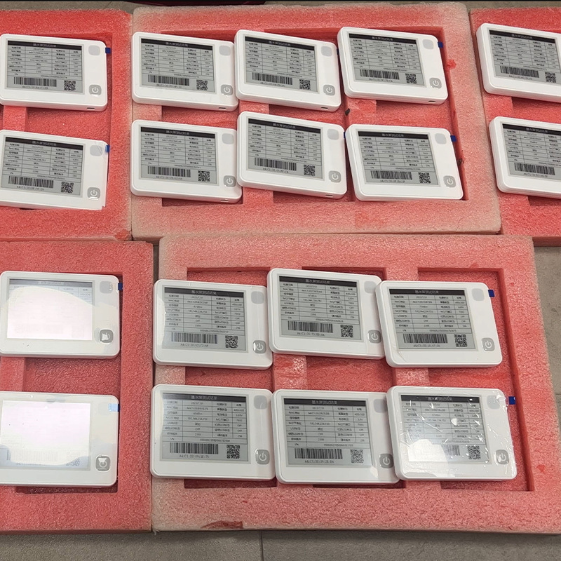 Pantalla de tinta electrónica de comunicación móvil de 4,2 pulgadas con versión 4G, pantalla en blanco y negro y sistema de guía iluminado disponible.