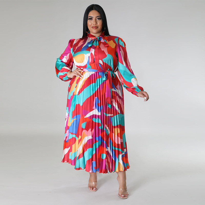 Damenbekleidung in Übergrößen: Plissiertes, langärmeliges Kleid mit Kragen – Herbstmode_voghion.com