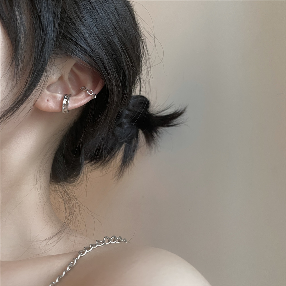 Retro Geometric Ear Bone Clip Korean Personality Design Sense Opening Adjustable Fashion Earrings display picture 5