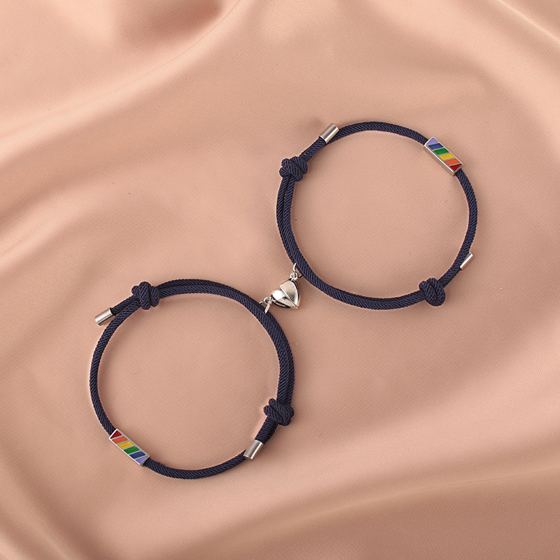 Nouveaux Bracelets De Couple Colorés En Acier Inoxydable Avec Aimant En Forme De Coeur display picture 5