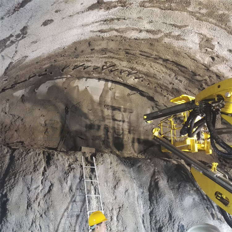 山西四川自进式管棚R25 32承载力强 钻进后不拔出钢管