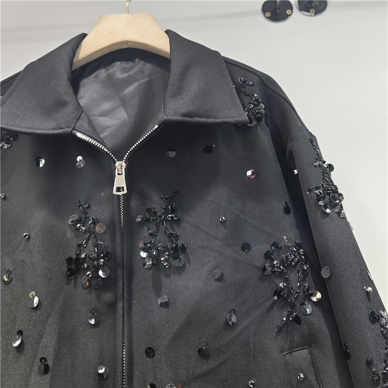 2026 primavera nueva industria pesada francesa bordado diseño sensación de collar clavos de perforación pieza de perla pequeña chaqueta cardigan chaqueta