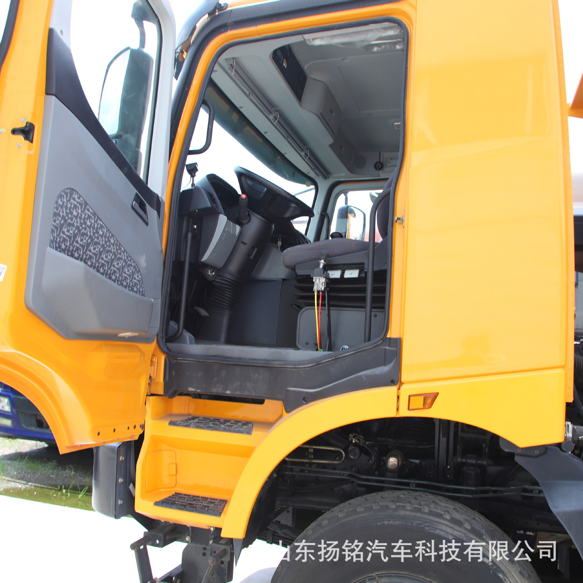 Overseas Supply of Beiben Heavy-Duty Trucks, Front Four and Rear Eight Dump Trucks, Sand and Gravel Trucks, 8X4 Rear-Turning Dump Trucks