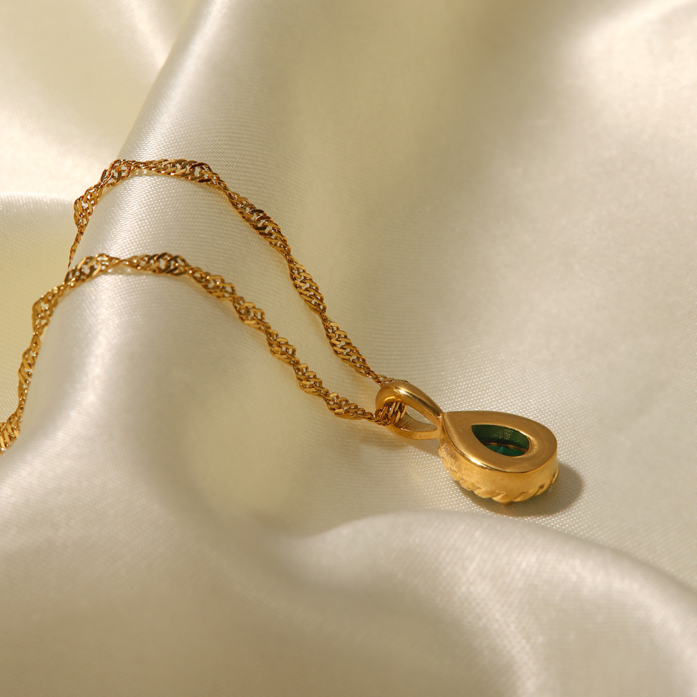 Elegant Water Droplets Stainless Steel Titanium Steel Gold Plated Zircon Pendant Necklace