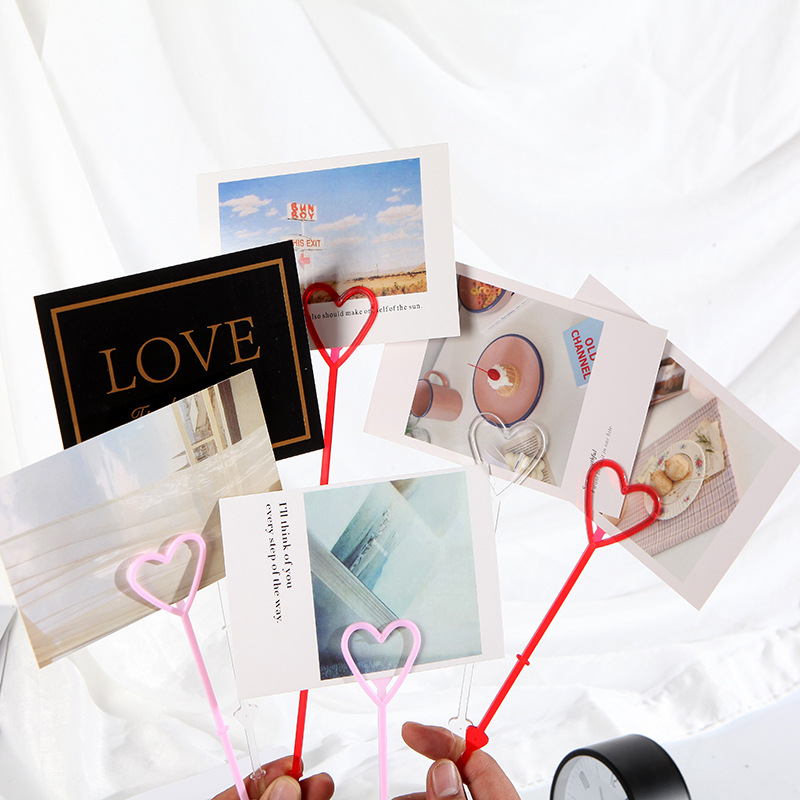 Fábrica en stock al por mayor material de embalaje de la flor tarjeta de plástico palo pollo corazón palo tarjeta de plástico Tarjeta de clip de plástico flor palo