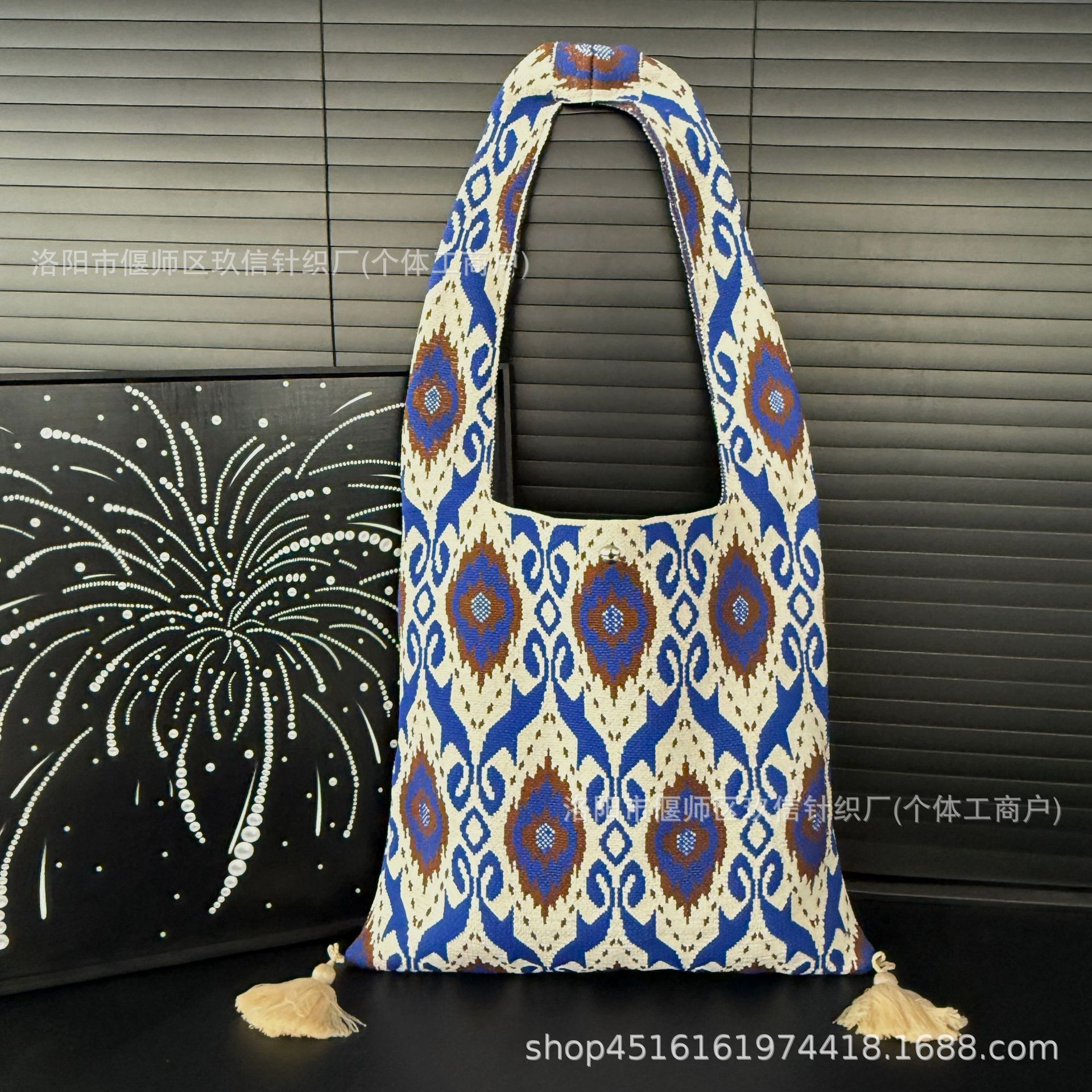 Adelaide T bag No. 26 (including tassels)