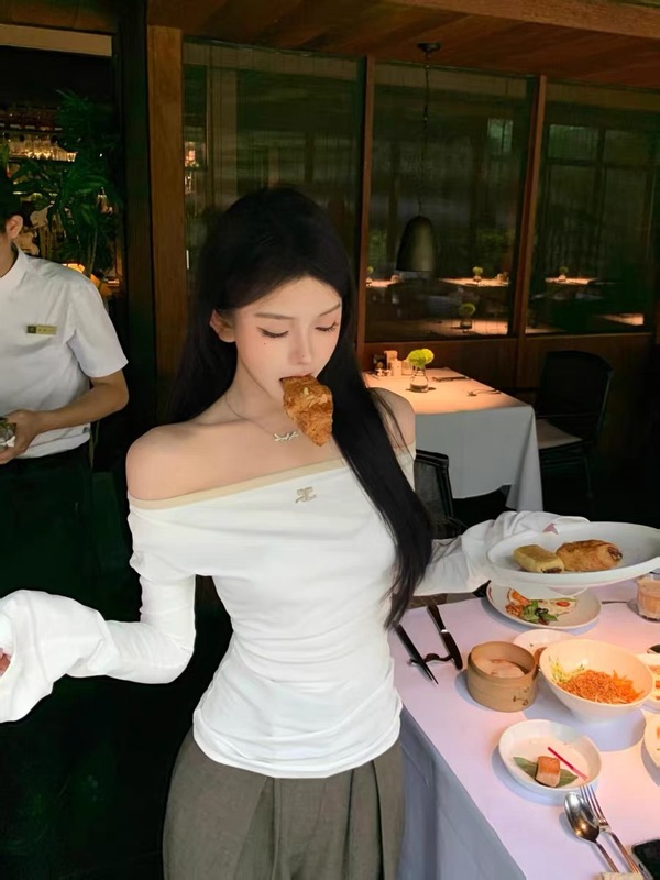 cour法国品牌jennie同款经典刺绣LOGO拼色织带一字肩露肩长袖T恤|undefined