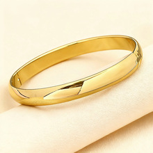 欧美风格简约光面卡扣手镯冷淡风8mm宽无LOGO情侣不锈钢手环手镯
