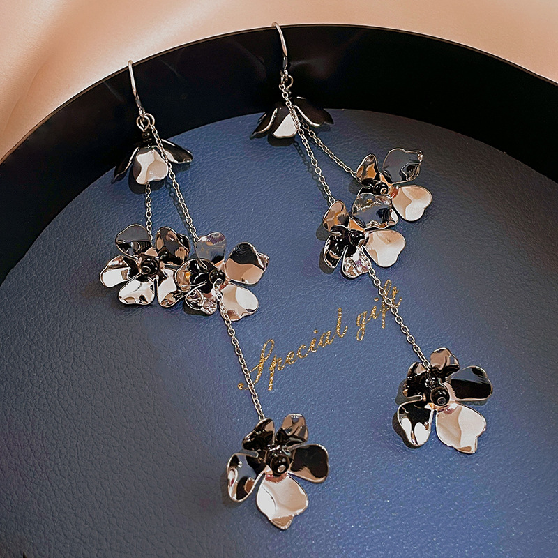 Fashion Tassel Flower Alloy Earrings display picture 4