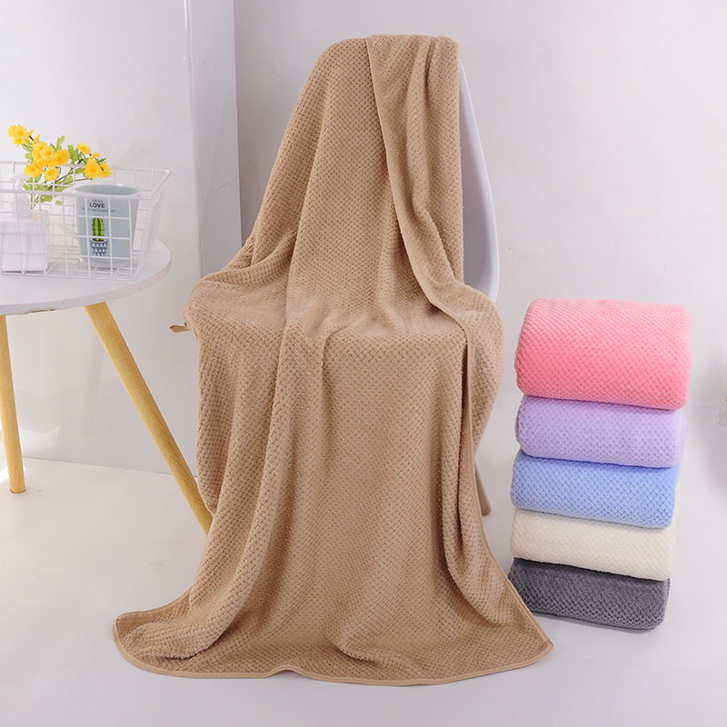 Pineapple coral fleece bath towel soft absorbent men's and women's bath large towel thick not easy to drop towel bath towel wholesale