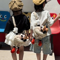 韩版潮流卡通玩偶儿童斜挎包小女孩宝宝胸包男童大容量外出旅行包