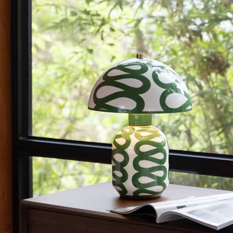 Colorful Pottery Artist Mushroom Lamp, Glazed Green Reading Atmosphere Table Lamp, Bedroom Entrance Bedside Study Room Eye-Protection Table Lamp