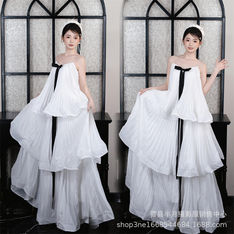 Photo Studio's New French-Style Simple White Morning Robe Pleated Skirt Bride's High-End Engagement Dress Photo Shoot Clothing Photo Studio's New French-Style Simple White Morning Robe Pleated Skirt Bride's High-End Engagement Dress Photo Shoot Clothing