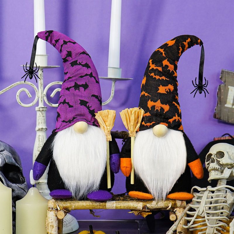 国境を越えた新製品ハロウィーン無顔人形ハロウィーン小人ほうき人形がクモコウモリの装飾品を飾っている|undefined