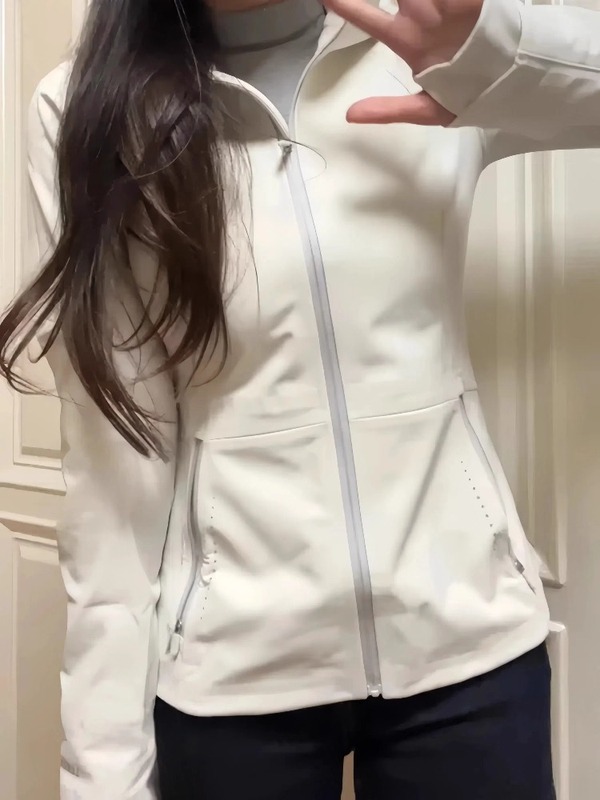 修身软壳冲锋衣女款2025开春外套登山服防风收腰运动外套显瘦上衣|undefined