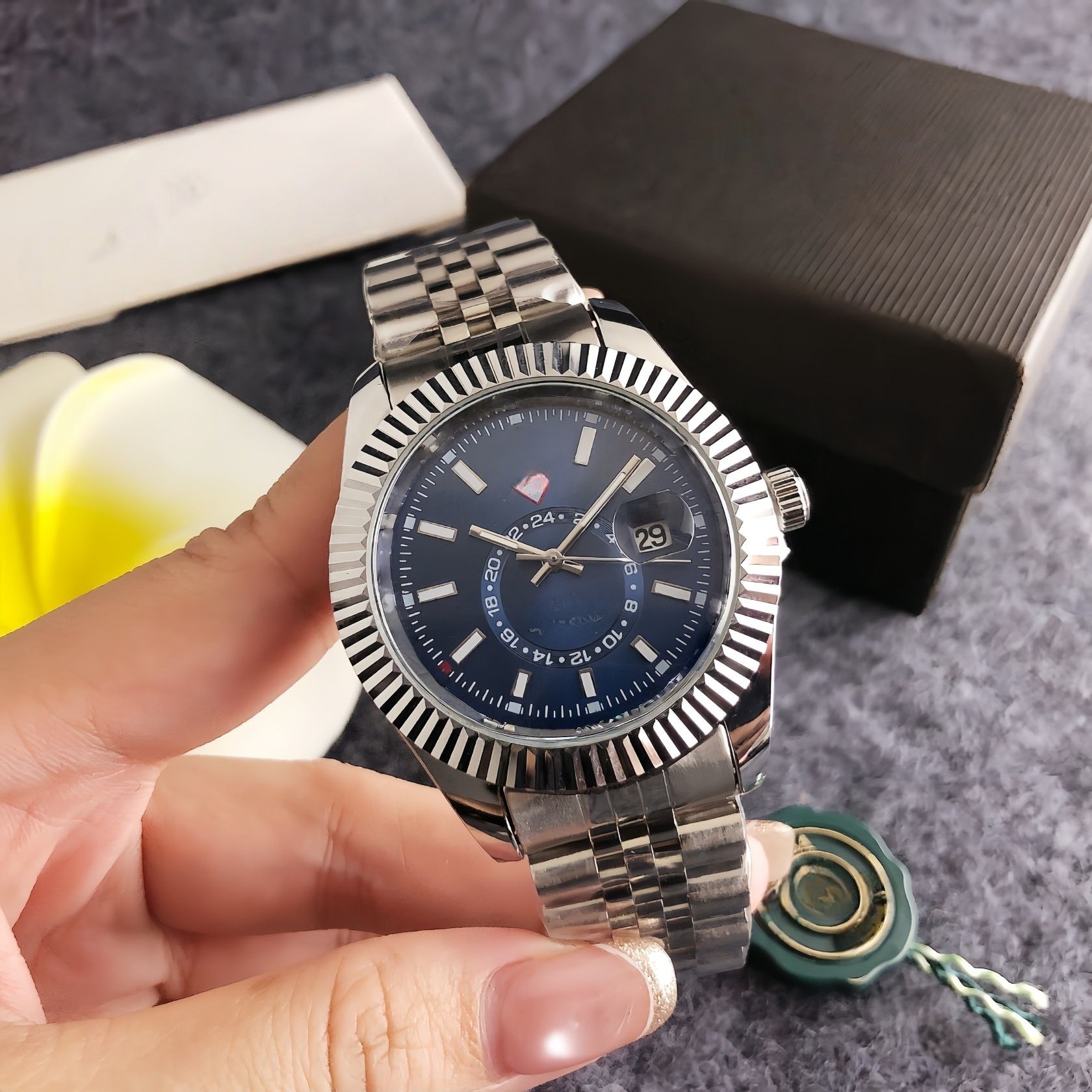 Swiss Fashion Silver Quartz Wristwatch Business Fully Automatic Blue Plate with Calendar Station West Factory Steel Belt Men's Watch