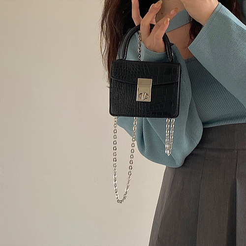 Retro Fashion Crocodile Pattern Small Square Bag Women 2024 Niche Handbag Large Small Diagonal Chain Bag Trendy