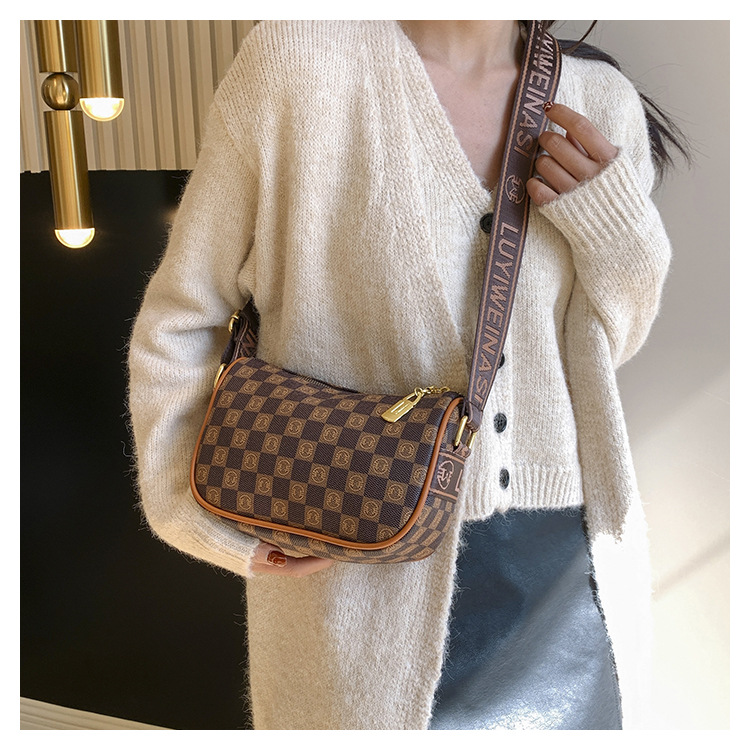 Grenzüberschreitende heiß verkaufte Taschen für Frauen 2023 neue Mode Retro-bedruckte Umhängetasche Außenhandel Damentasche breiter Schultergurt Umhängetasche_voghion.com