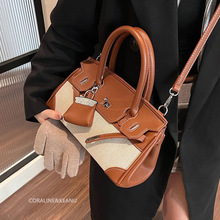 �ﶬ��ײɫС����Ů2025�¿�r�аٴ�б����߼��г��������K���