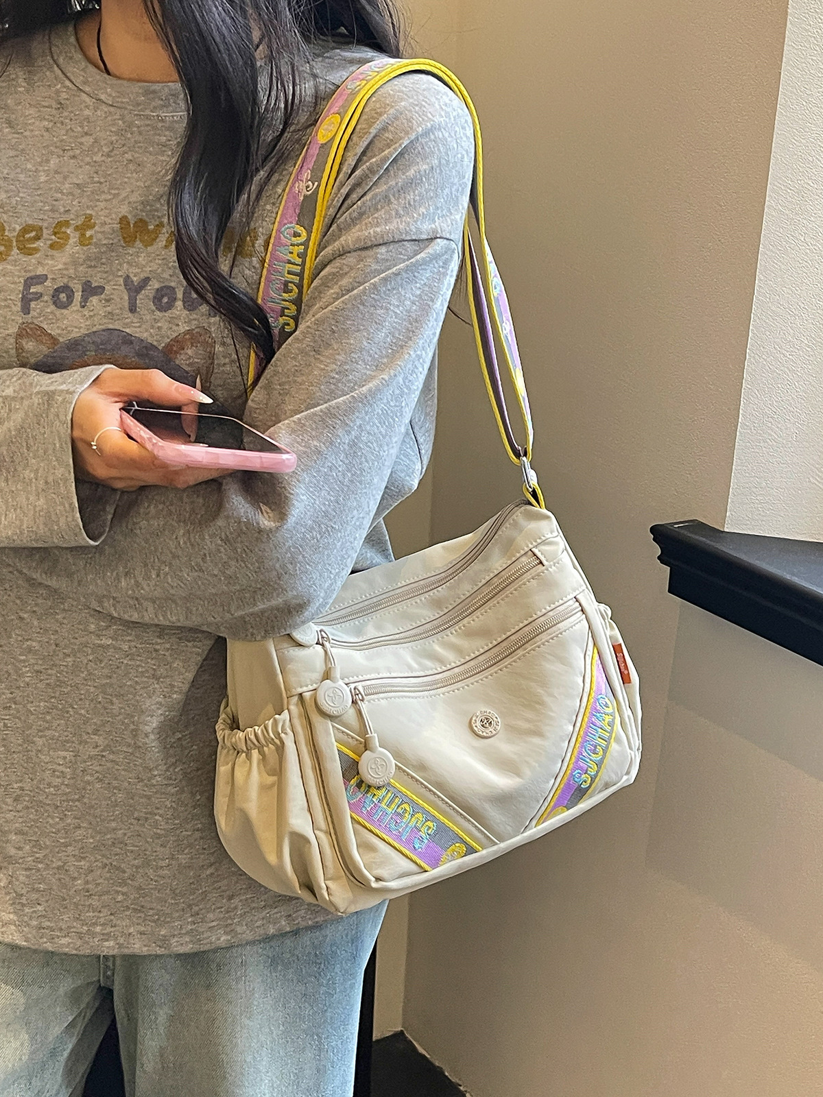 Bolsa de tela de nylon de gran capacidad de flujo para mujeres 2026 nuevo tipo de bolso de hombro ligero y simple de viaje a la oficina bolsa de ocio