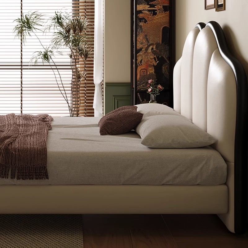 Cama de boda francesa retro cama mariposa moderna simple cama principal cama queen de alta gama atmósfera almacenamiento cama doble de cuero