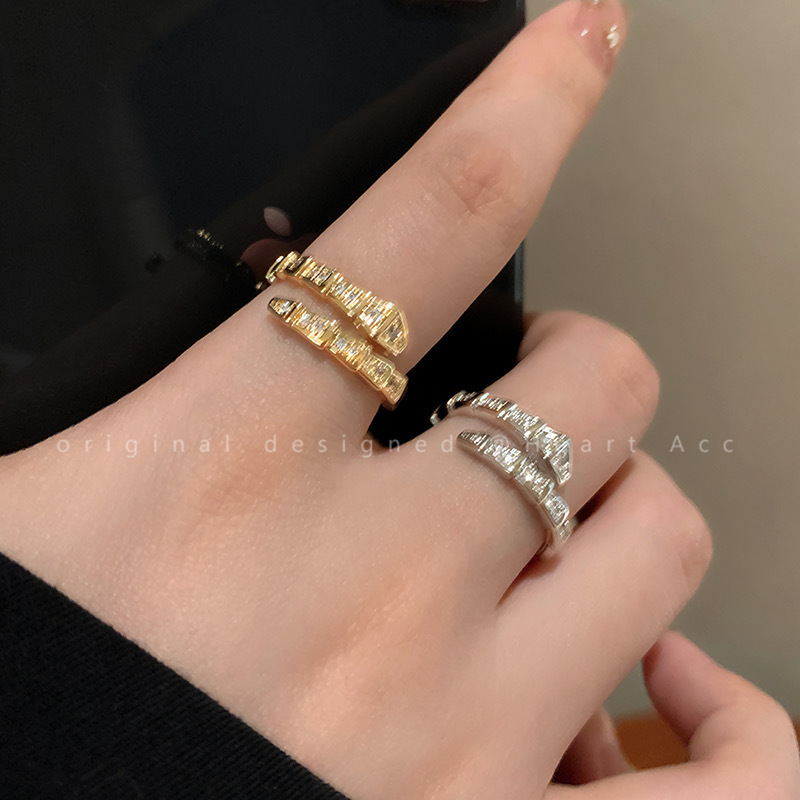 Super Shiny Snake-Shaped Zircon Ring for Women, Light Luxury, High-End Niche Design, Open Index Finger Ring, Minimalist Style Personality Ring