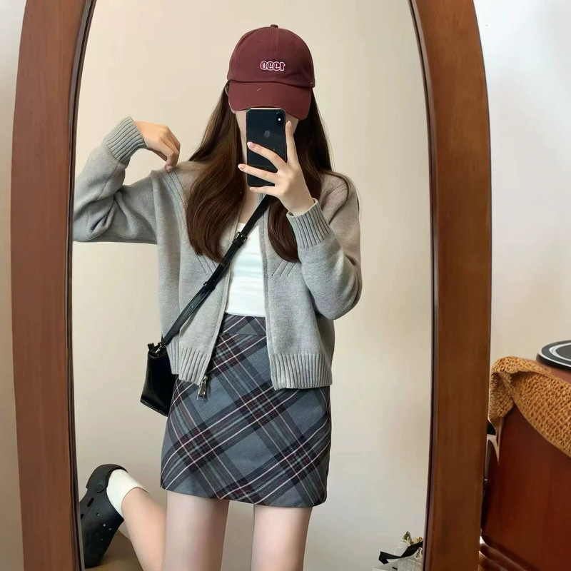 New autumn and winter spring/autumn round-neck solid color zippered knit cardigan top for women, casual, simple, versatile outerwear sweater New autumn and winter spring/autumn round-neck solid color zippered knit cardigan top for women, casual, simple, versatile outerwear sweater