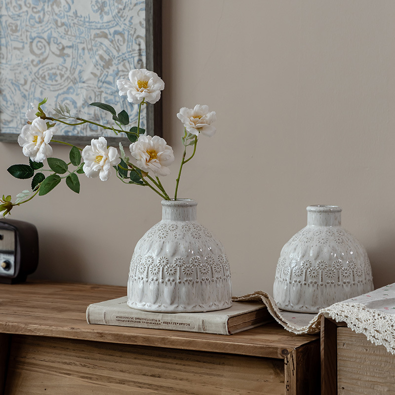 Sentido de alta calidad, jarrón de cerámica en relieve, decoración suave para el hogar, decoración para el hogar, decoración, flores secas, flores, arreglos de flores para la sala de estar
