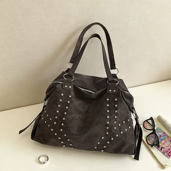2026 trendy high-end handbag for women, large capacity, vintage rivet shoulder bag, popular for live streaming and casual use
