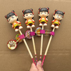 卸売ソフトラバー冰シェイクドラム Nezha ハンドシェイクドラムストール寺院会売れ筋おもちゃ