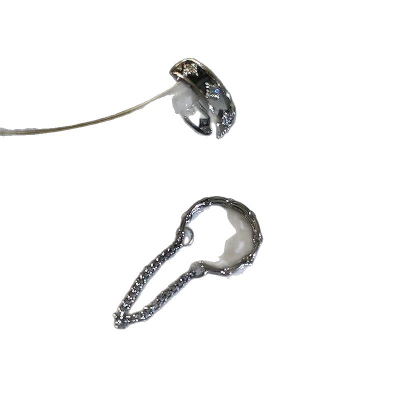 Pinzas para la oreja de diamantes con estrellas de moda intro retro, diseño de nicho femenino, lujo ligero, sensación de alta gama, exquisita pinza para la oreja sin agujeros para la oreja femenina
