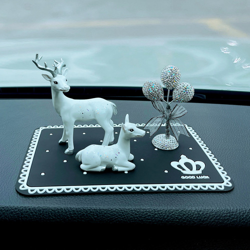 New car anti-slip mat, high temperature resistance, car center console ornaments, anti-slip mat, cartoon insulated coaster, placemat wholesale
