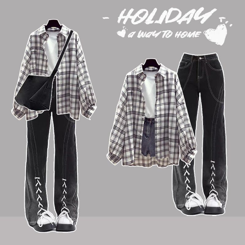 Fashionable Outfit # Loose and Versatile Plaid Shirt Jacket Paired with Gradient-Colored Slim-Fit Straight-Leg Jeans. Fashionable Outfit # Loose and Versatile Plaid Shirt Jacket Paired with Gradient-Colored Slim-Fit Straight-Leg Jeans.