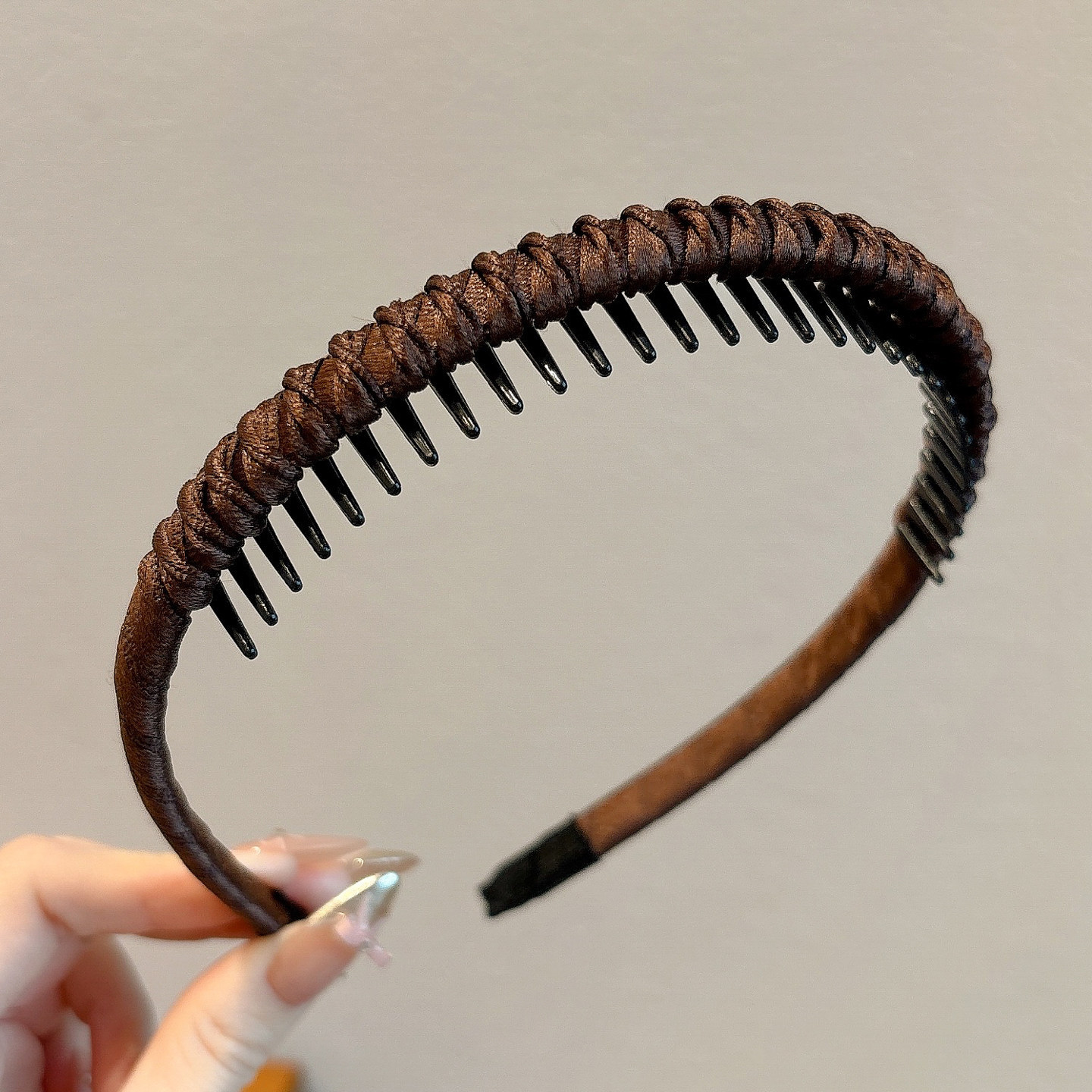 Diadema alta para mujer, nueva colección 2026, accesorio para el cabello estilo Chanel francés, elegante banda ancha para el cabello.