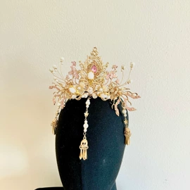 发夹;发冠;耳挂