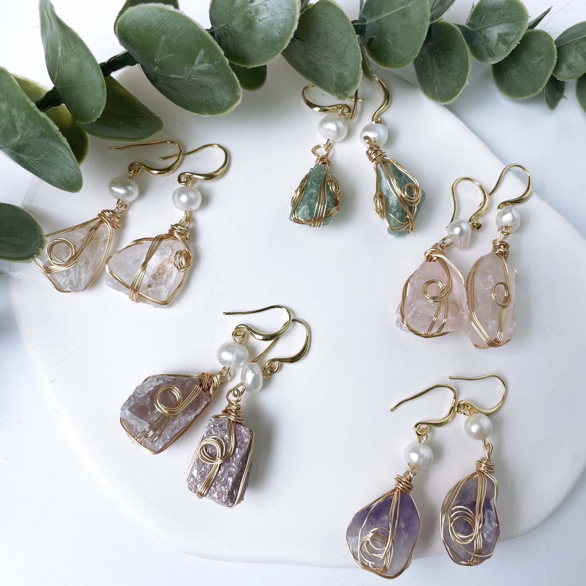 1 Paire Géométrique Rétro Style Simple La Pierre Naturelle Le Cuivre Plaqué Or Irrégulière Perle Placage Des Boucles D'Oreilles display picture 1